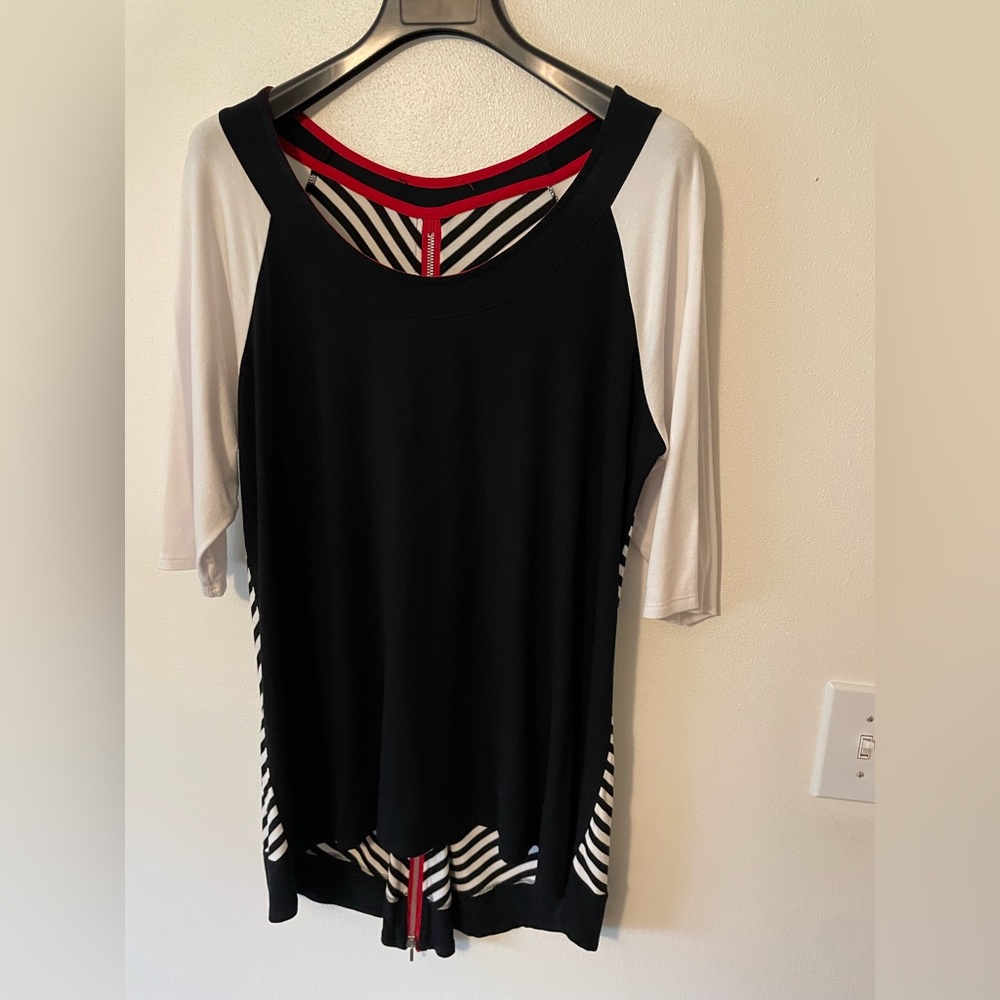 Black and white tunic with red zipper detail